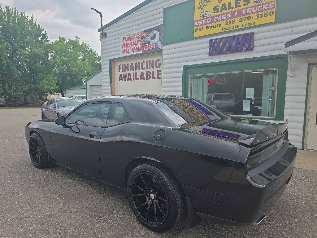 Used 2009 Dodge Challenger SRT8 w/ SRT Option Group II RWD image 2