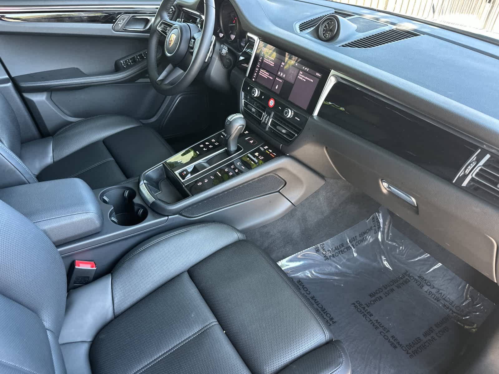 Used 2026 Porsche Macan AWD/4WD image 17