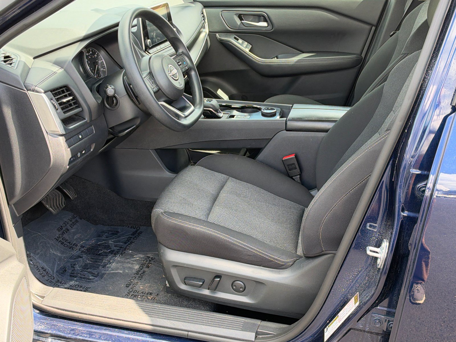 Used 2024 Nissan Rogue SV AWD/4WD image 9