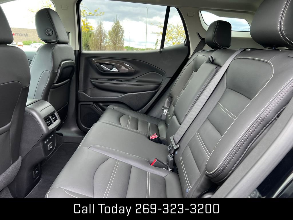 Used 2023 GMC Terrain Denali w/ Black Diamond Edition AWD/4WD image 5