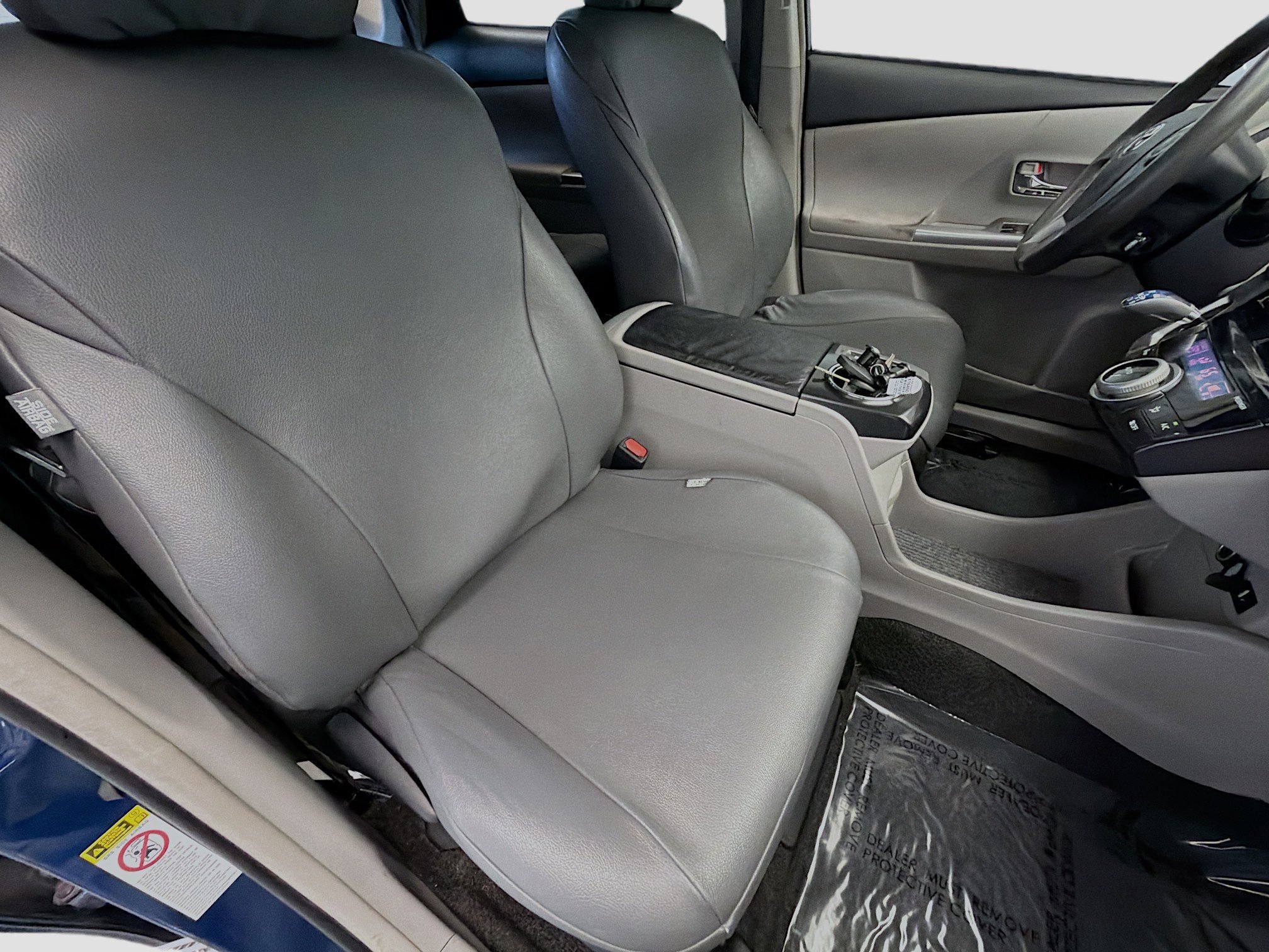 Used 2017 Toyota Prius V Two w/ Carpet Mat Package image 15