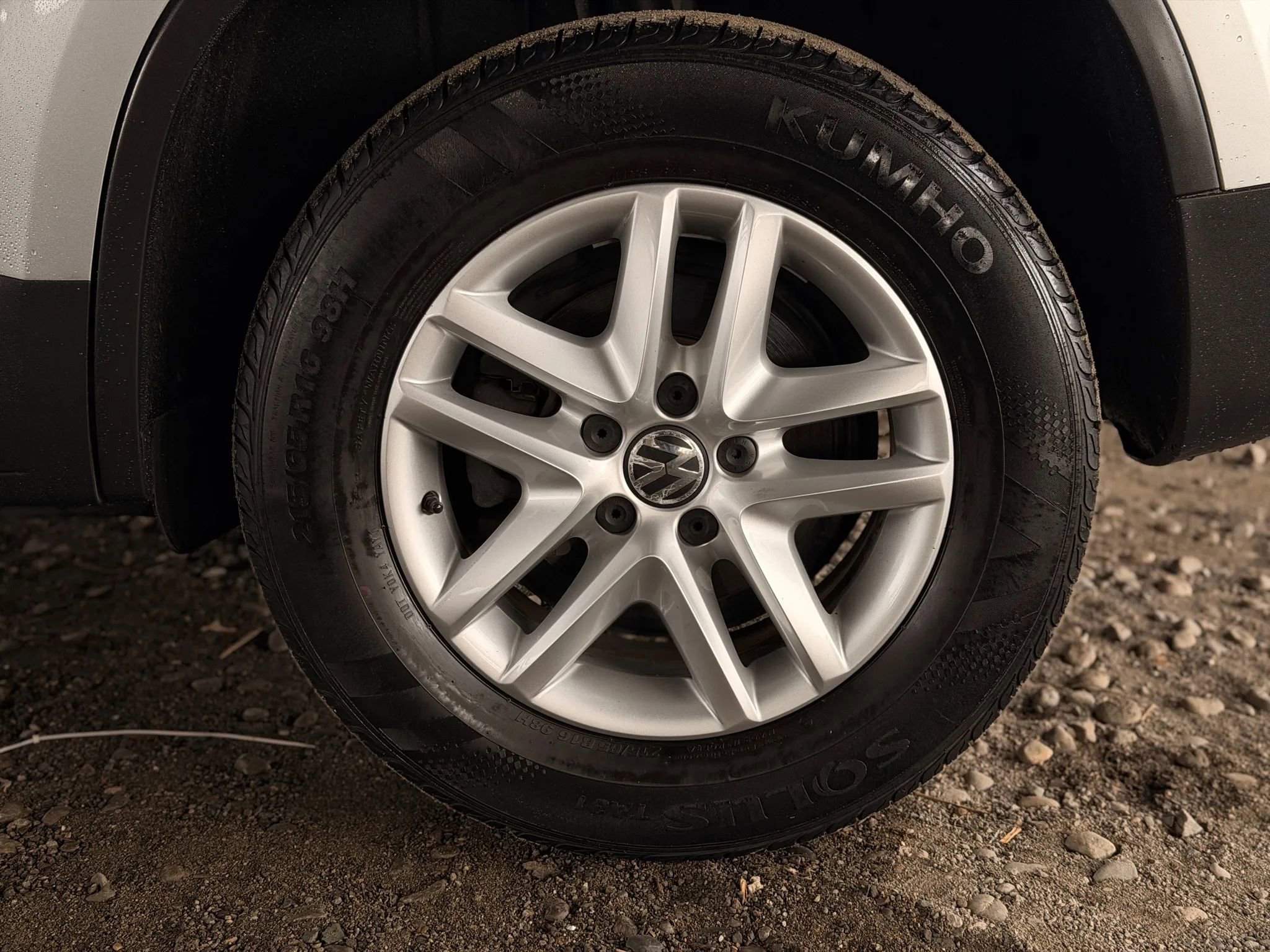 Used 2011 Volkswagen Tiguan S image 57