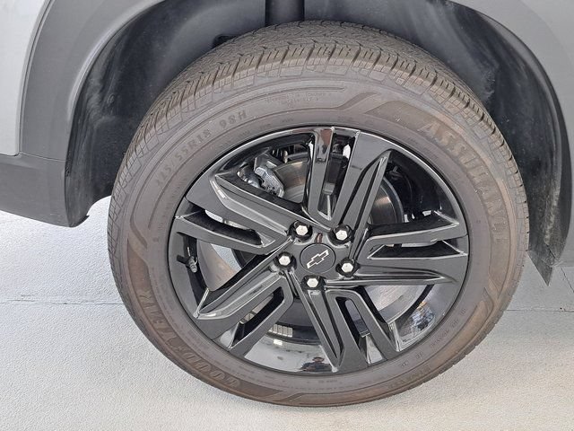 Used 2025 Chevrolet Trax ACTIV w/ Driver Confidence Package FWD image 30