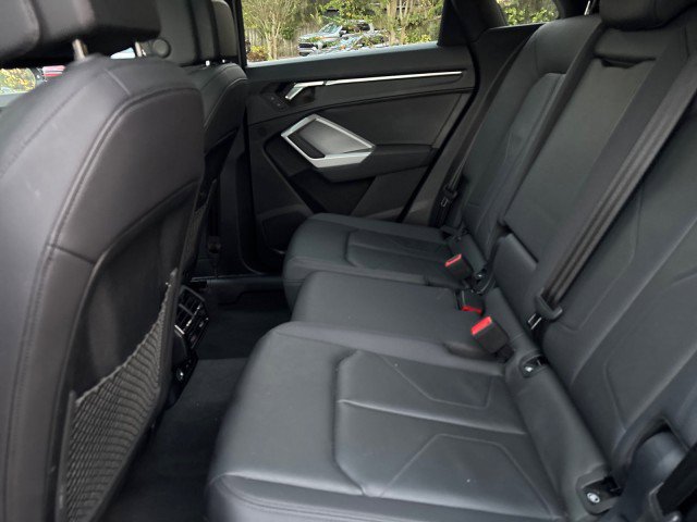 Used 2024 Audi Q3 2.0T Premium image 11