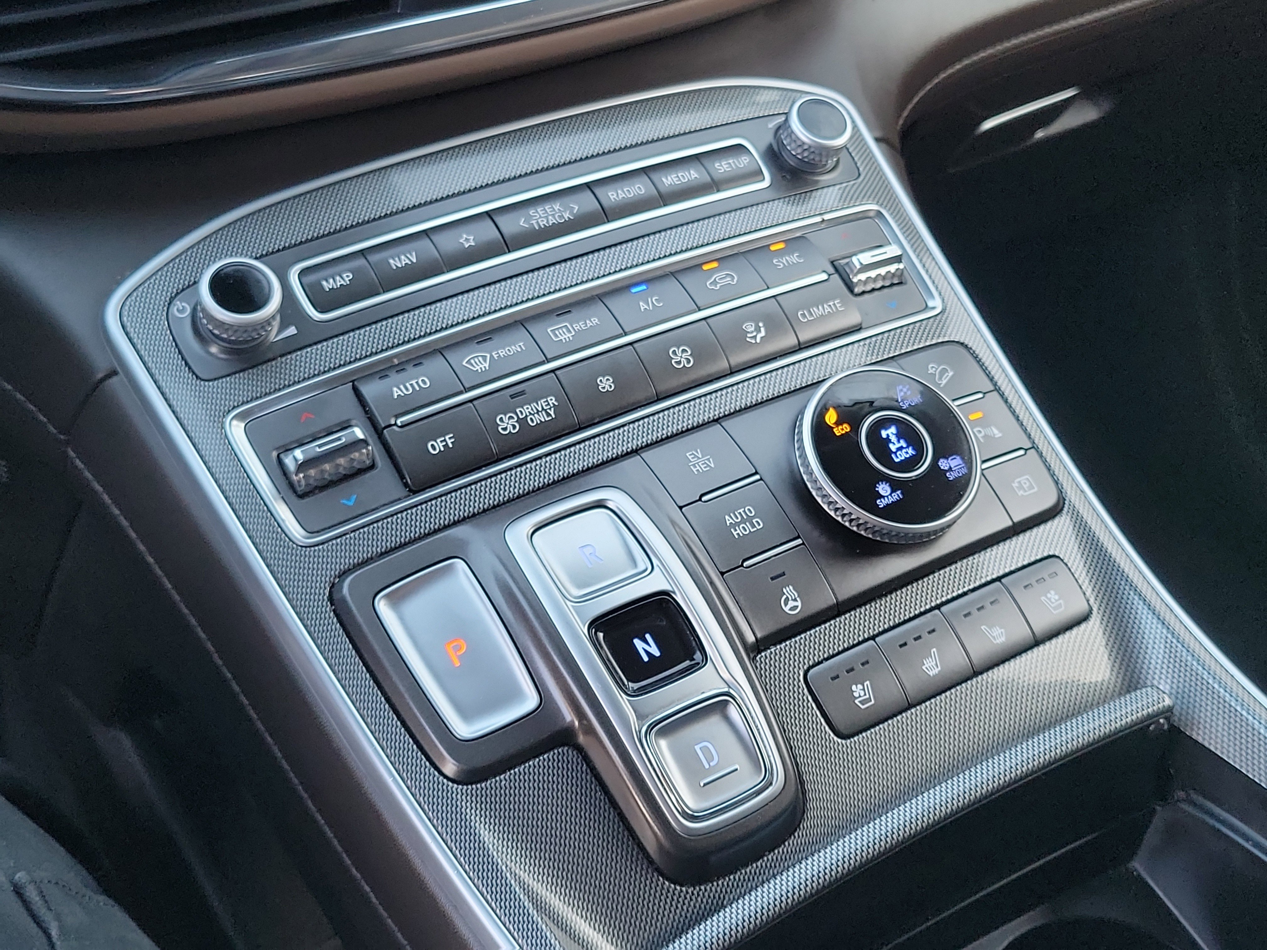 Certified 2023 Hyundai Santa Fe Limited image 13