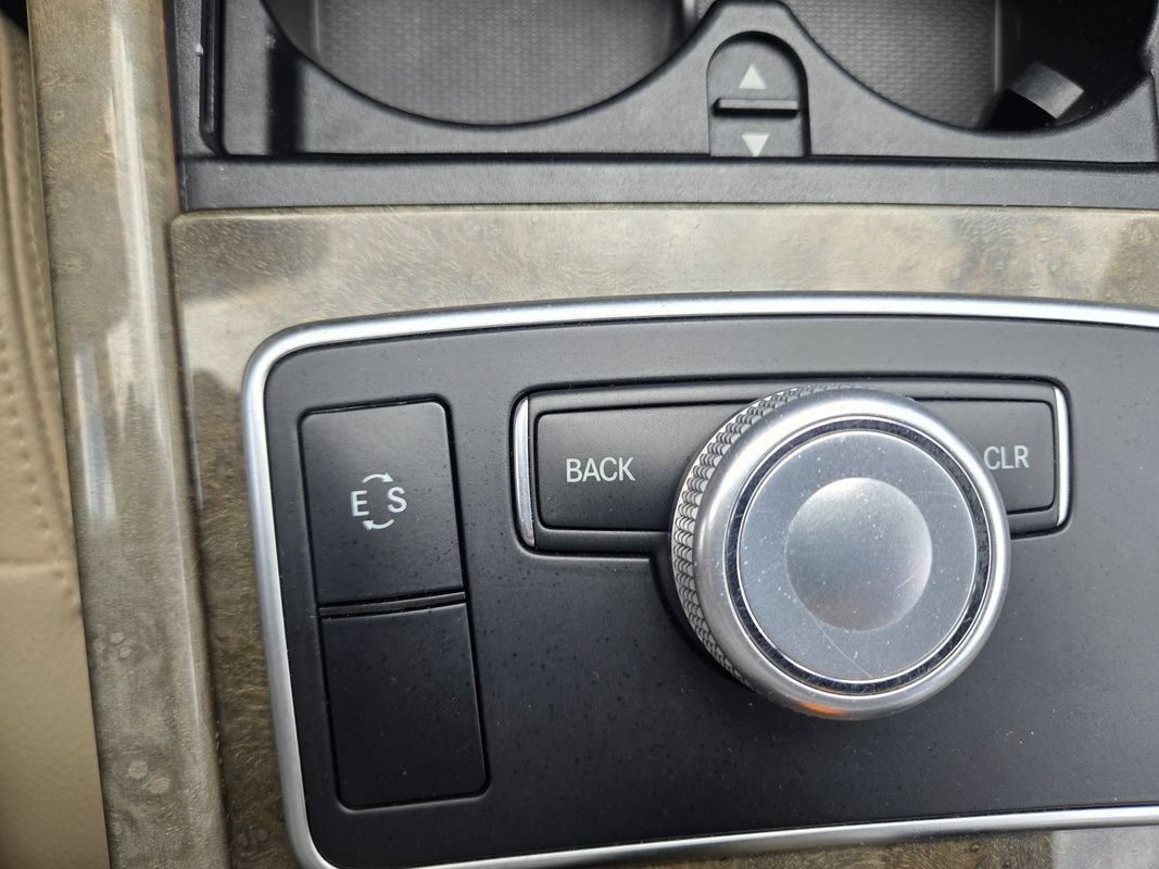 Used 2011 Mercedes-Benz E 350 4MATIC Sedan image 12