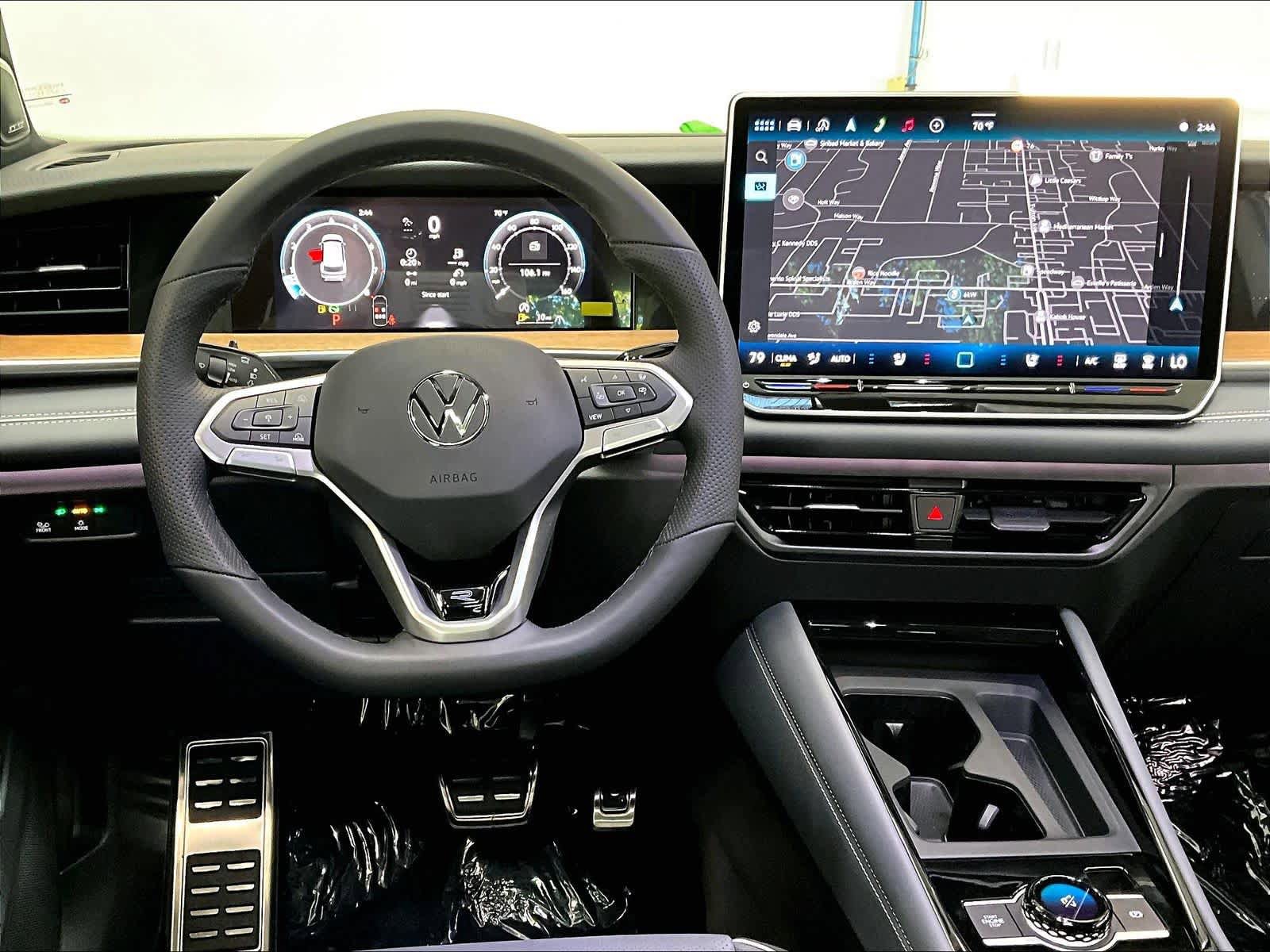 New 2026 Volkswagen Tiguan SEL R-Line AWD/4WD image 15