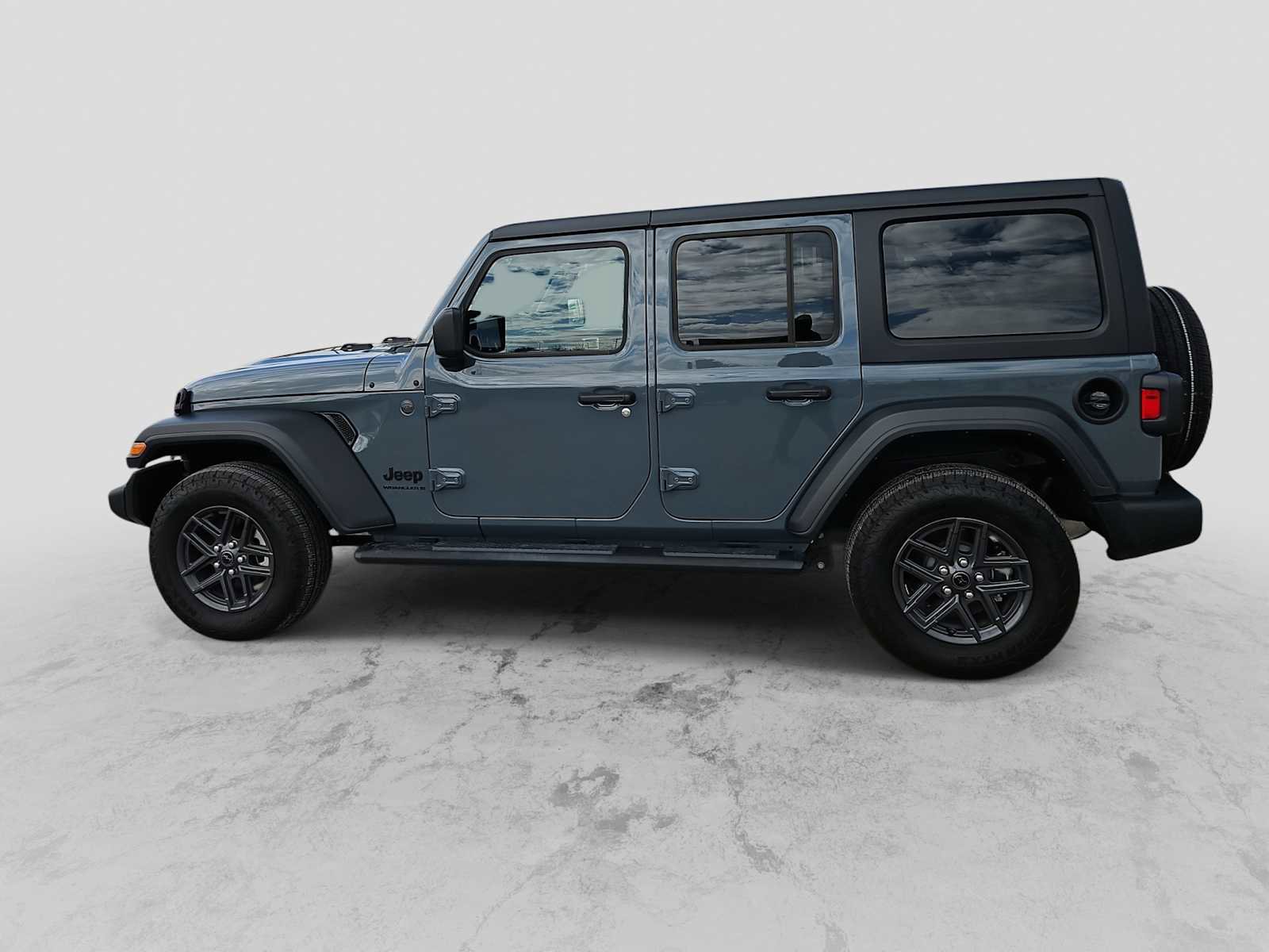 Used 2024 Jeep Wrangler Sport S image 5