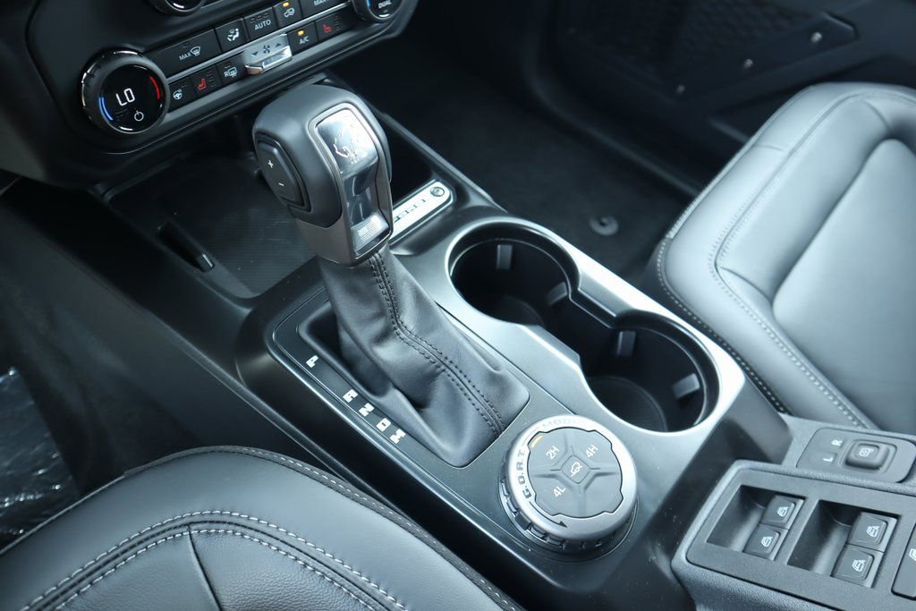 New 2025 Ford Bronco Outer Banks image 10