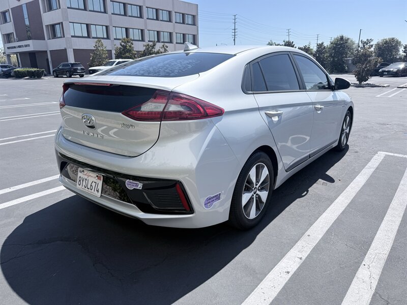 Used 2019 Hyundai Ioniq Plug-In Hybrid FWD image 11