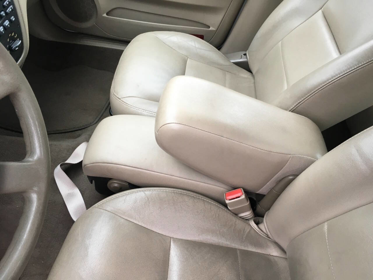 Used 2004 Ford Taurus SES image 17