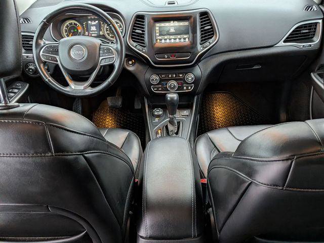 Certified 2019 Jeep Cherokee Latitude Plus w/ Cold Weather Group image 27