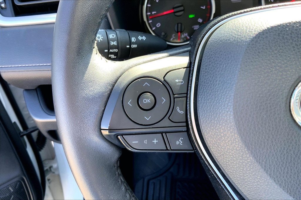 Used 2021 Toyota RAV4 XLE Premium FWD image 11