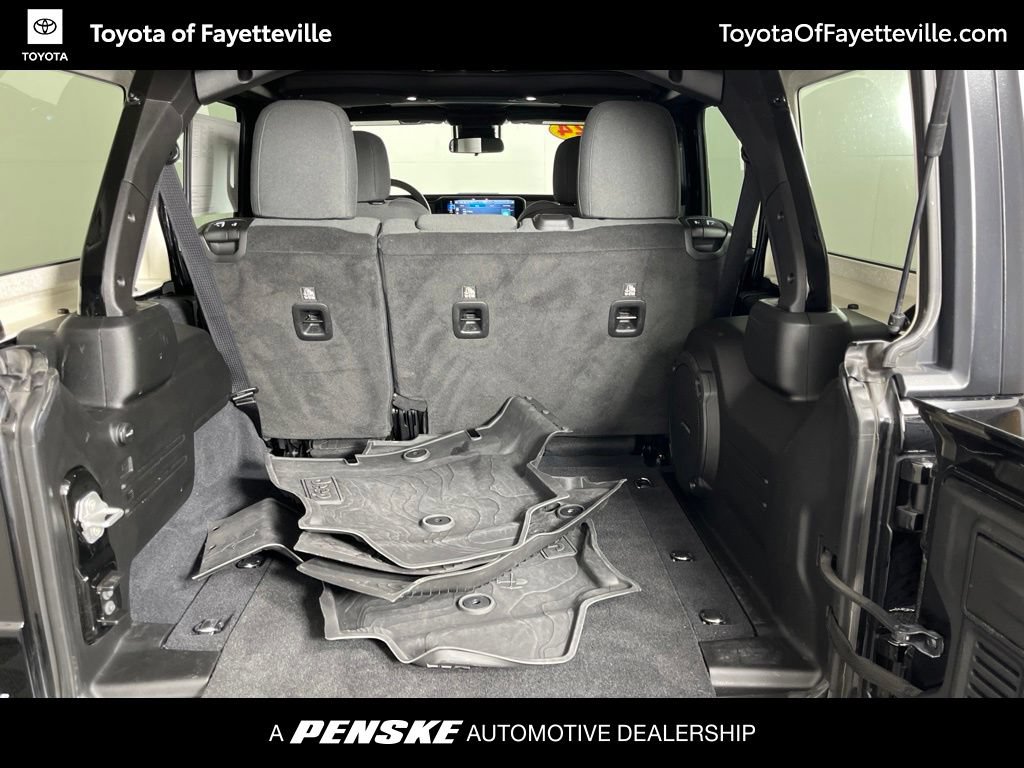Used 2024 Jeep Wrangler Unlimited Sport AWD/4WD image 8