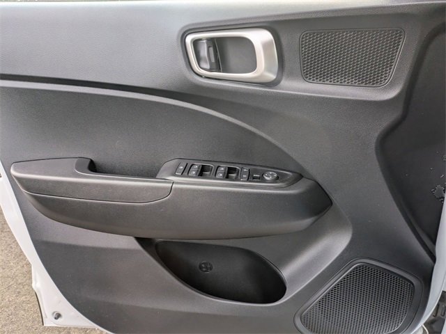 Certified 2023 Hyundai Venue SE w/ Cargo Package image 9