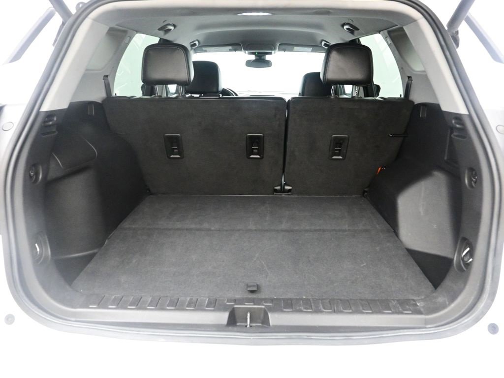 Used 2024 GMC Terrain SLT image 21