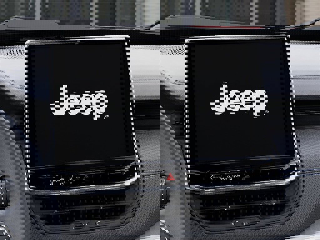 New 2026 Jeep Compass Latitude image 18