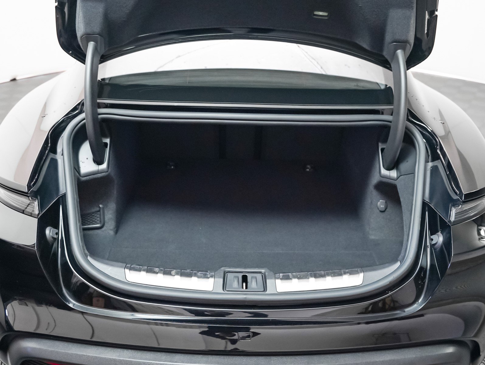 Certified 2024 Porsche Taycan GTS w/ Premium Package (P6U) image 27