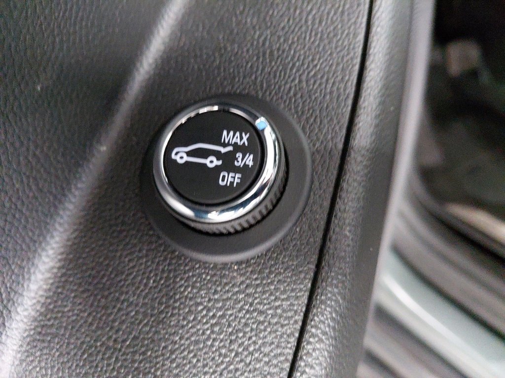 Used 2023 Chevrolet Traverse LT w/ LPO, Floor Liner Package image 33