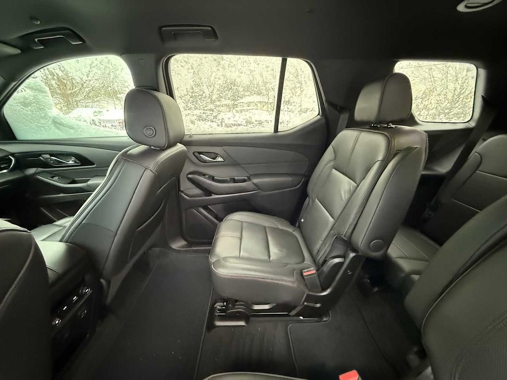Used 2023 Chevrolet Traverse RS image 24