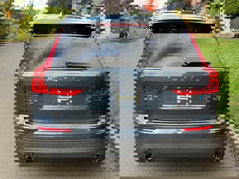 Used 2018 Volvo XC60 T5 Momentum w/ Convenience Package image 5