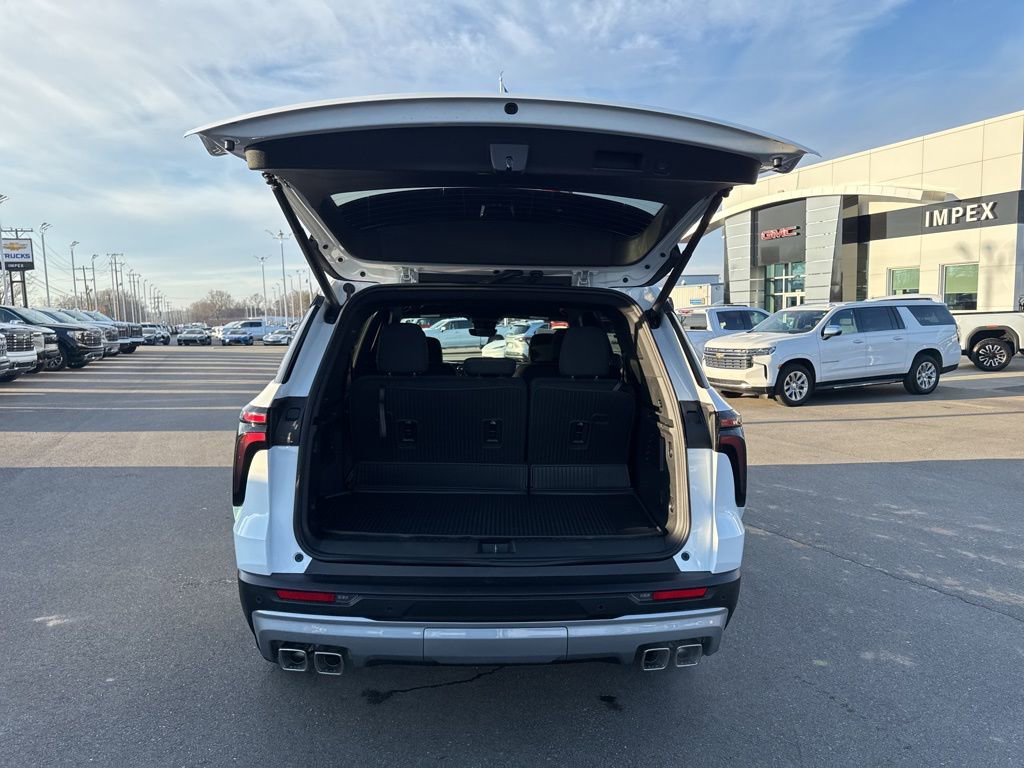 Used 2026 Chevrolet Traverse LT w/ Driver Confidence Package image 30
