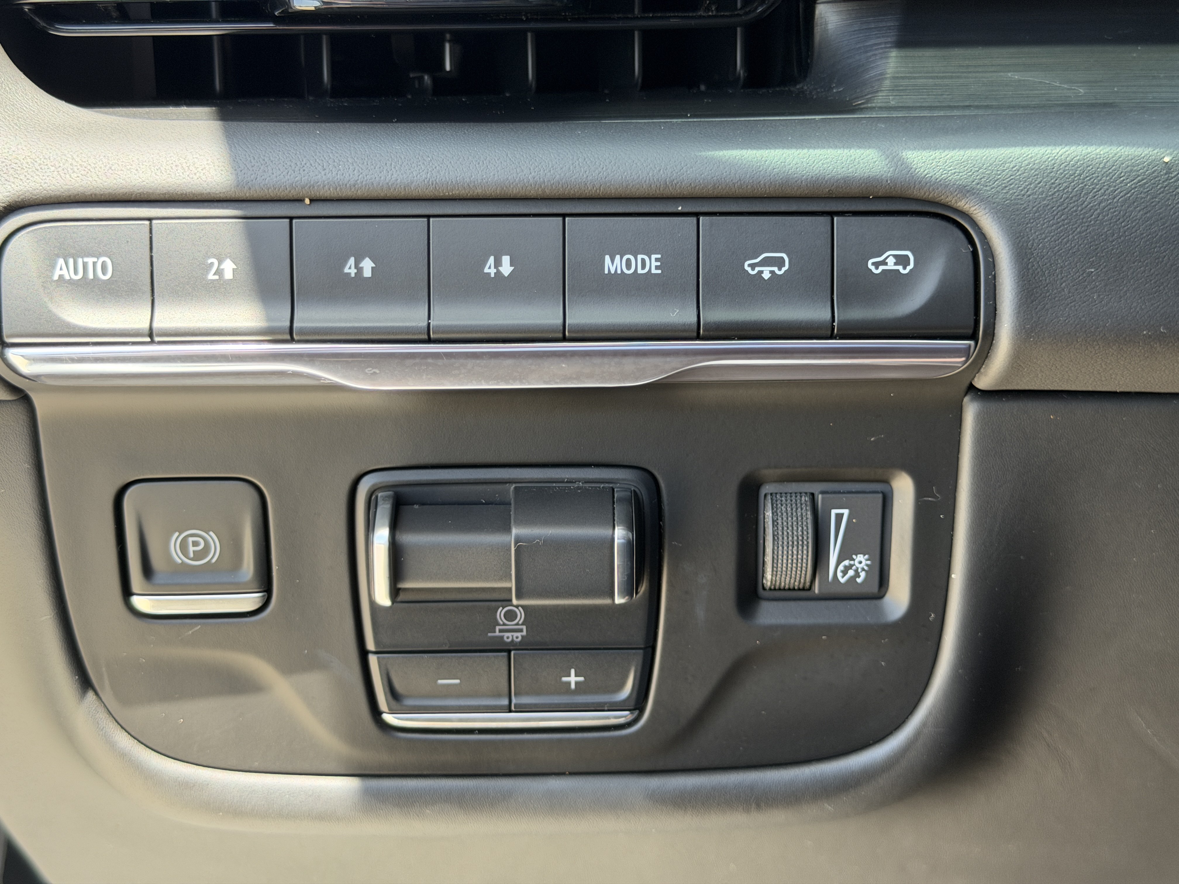 Certified 2024 Cadillac Escalade ESV Sport Platinum w/ LPO, ONYX Package AWD/4WD image 30