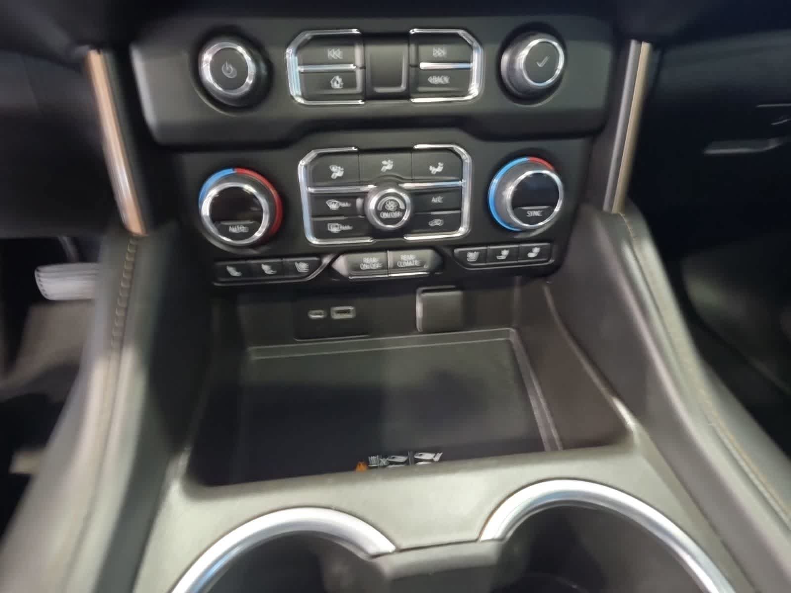 Used 2021 Chevrolet Suburban High Country AWD/4WD image 23