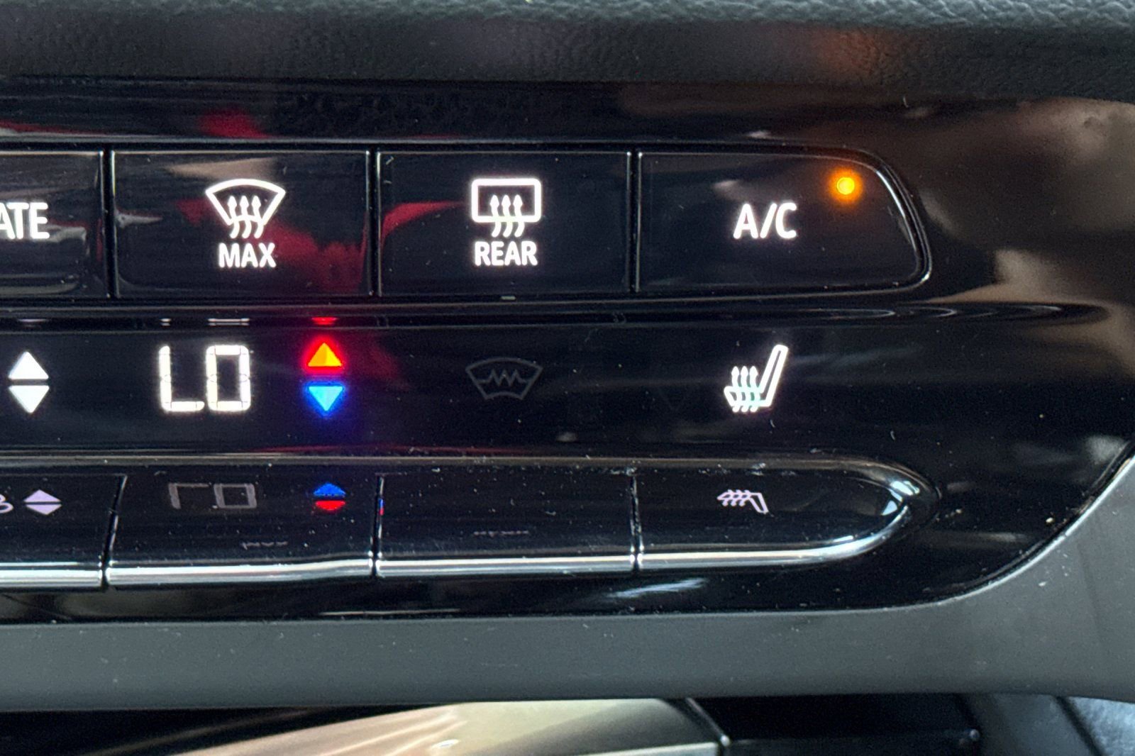 Used 2023 Buick Envision Essence w/ Technology Package I AWD/4WD image 29