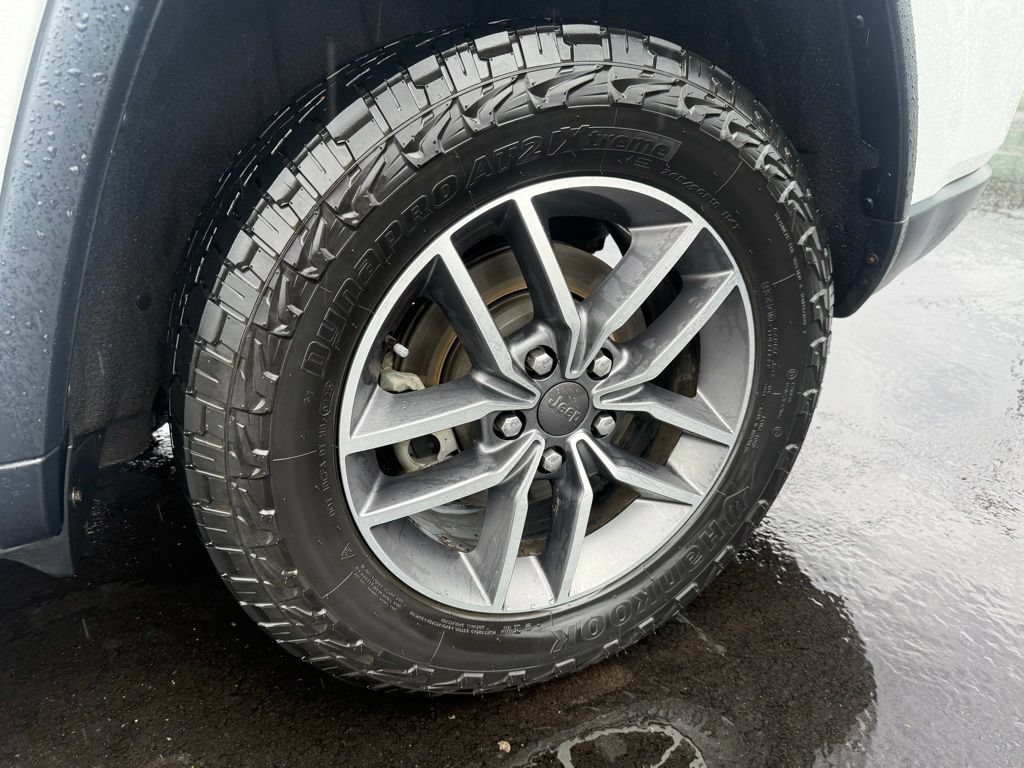 Used 2021 Jeep Grand Cherokee Limited AWD/4WD image 29