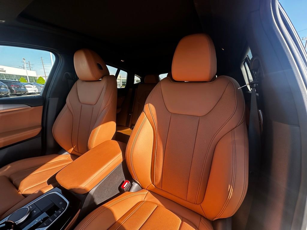 Certified 2025 BMW X4 xDrive30i image 11