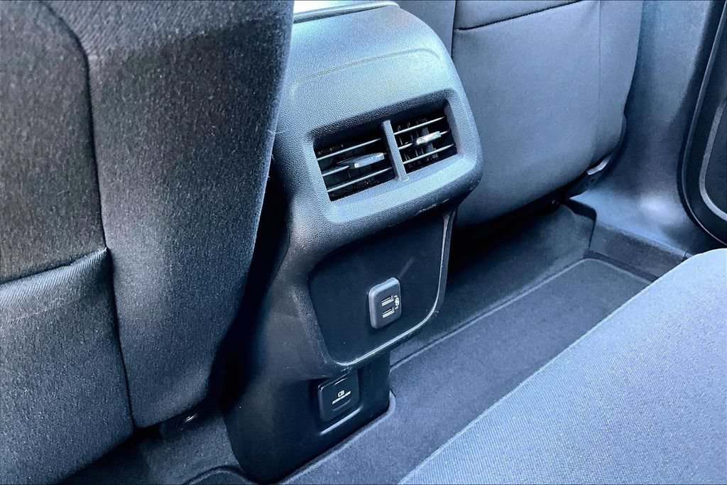 Used 2019 Chevrolet Equinox LT w/ Sun & Navigation Package AWD/4WD image 10