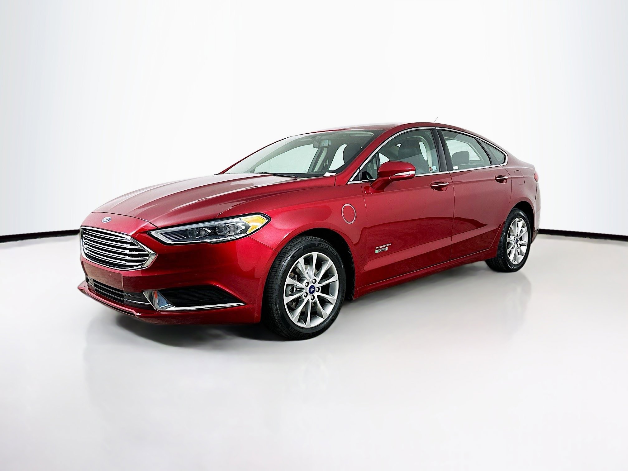 Used 2018 Ford Fusion Energi SE image 3