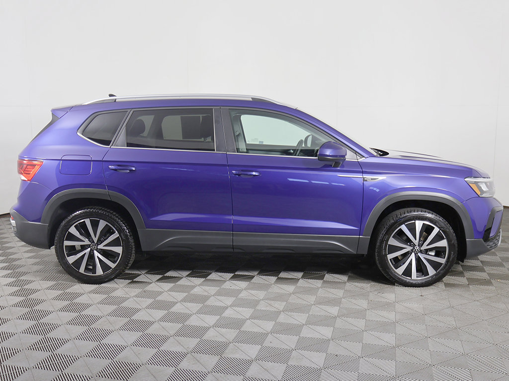 Used 2024 Volkswagen Taos SE FWD image 17