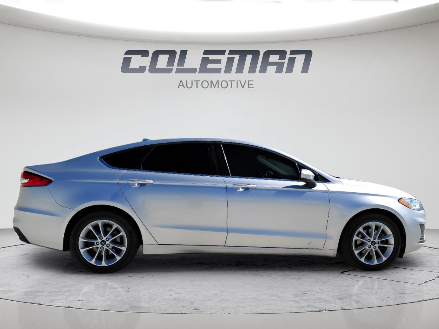 Used 2019 Ford Fusion SE FWD image 5