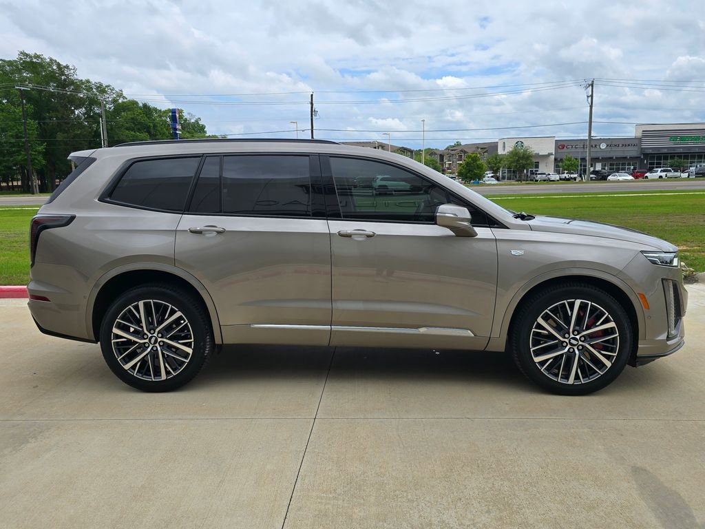 Used 2023 Cadillac XT6 Sport w/ Platinum Package AWD/4WD image 6