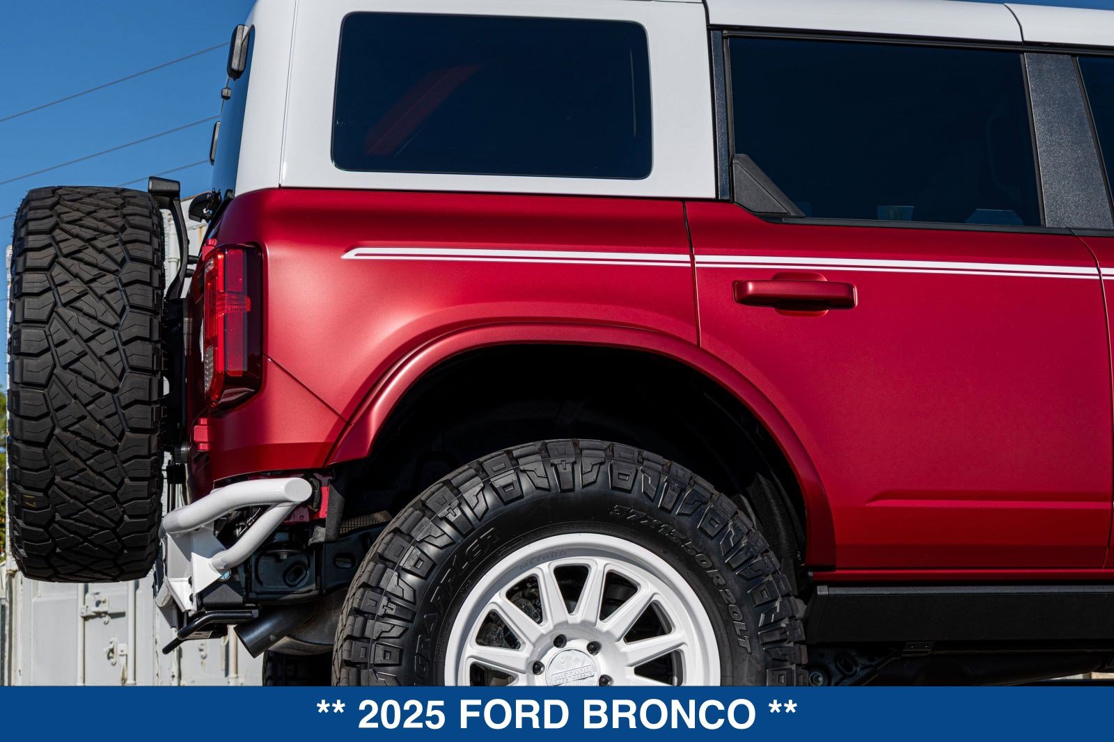 Used 2025 Ford Bronco Heritage Edition AWD/4WD image 40