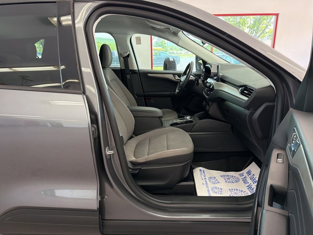 Used 2021 Ford Escape SE w/ SE Sport Appearance Package AWD/4WD image 26