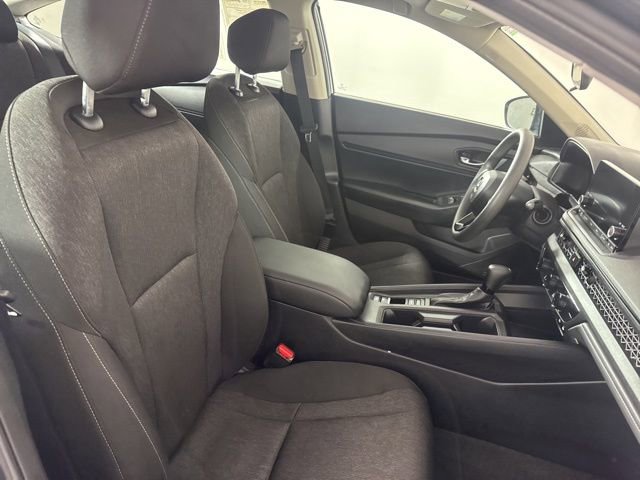 Used 2023 Honda Accord EX image 16