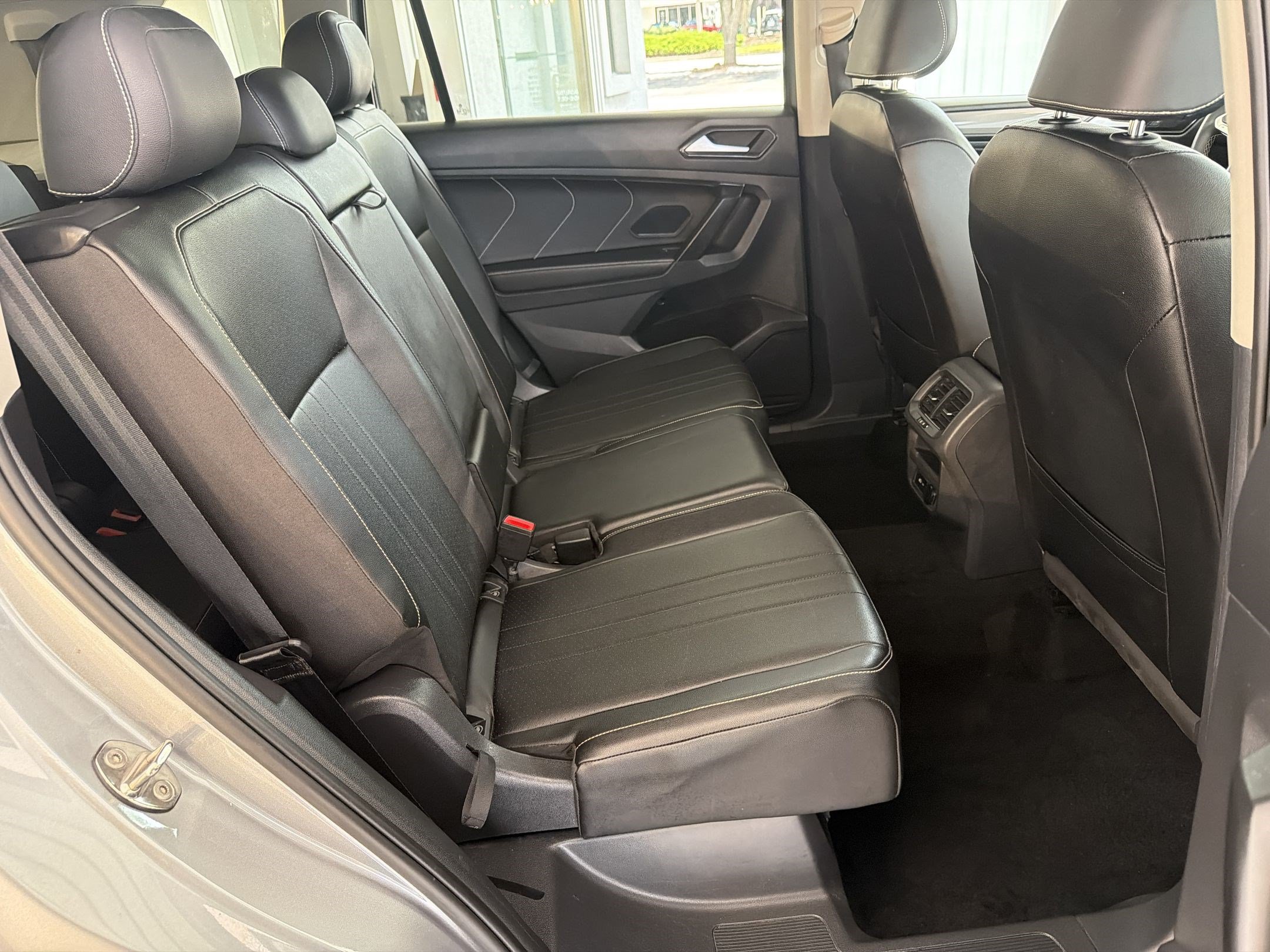 Used 2022 Volkswagen Tiguan SE FWD image 29