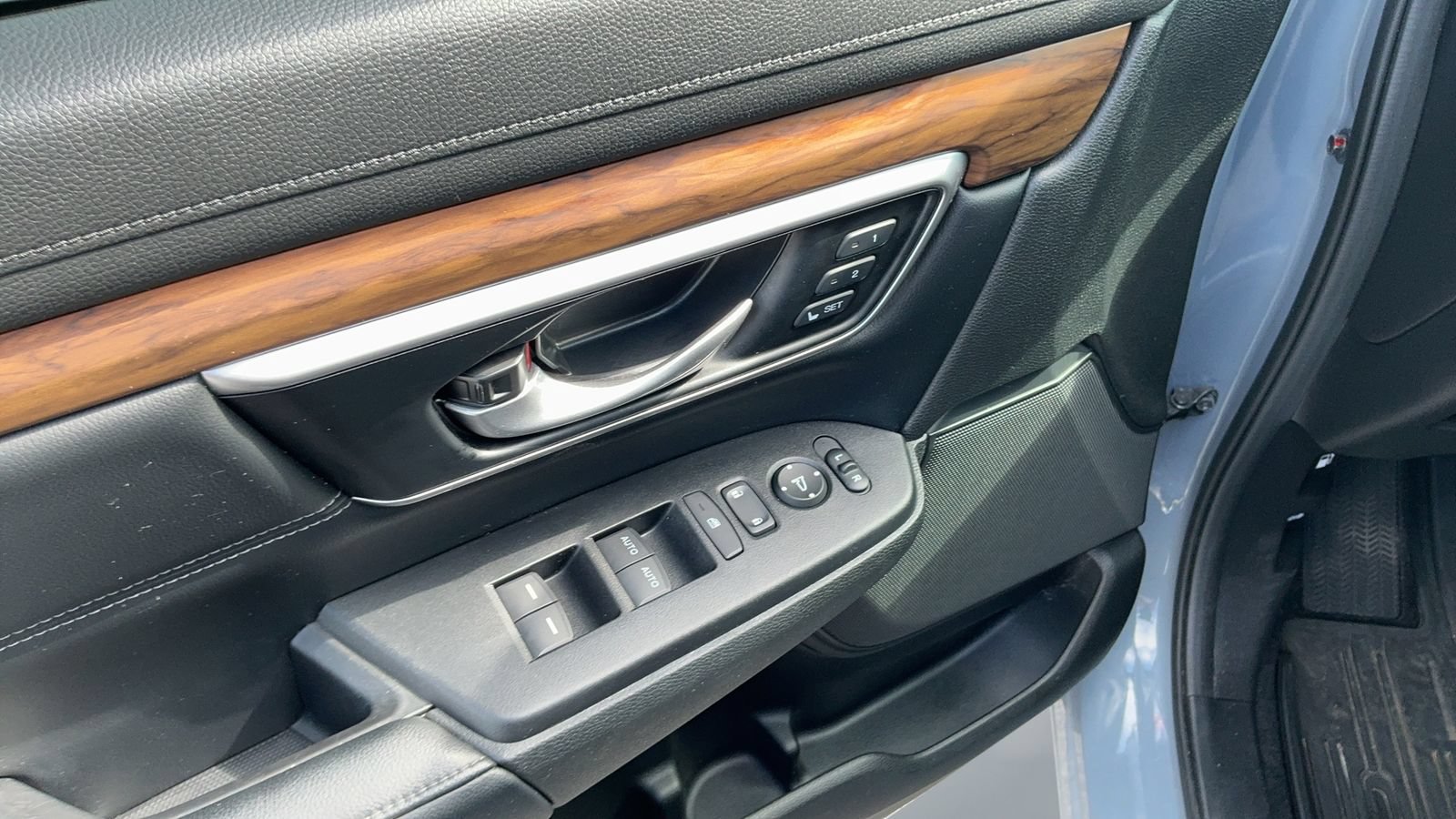 Used 2021 Honda CR-V EX-L image 17