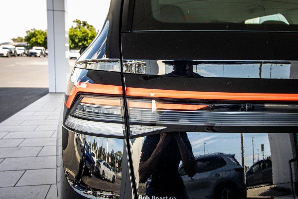 New 2026 Volkswagen Taos S image 13