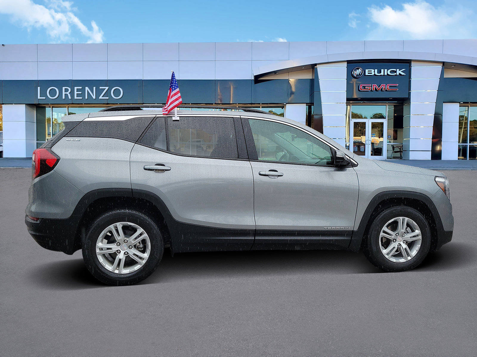 Used 2023 GMC Terrain SLE w/ Driver Convenience Package image 4