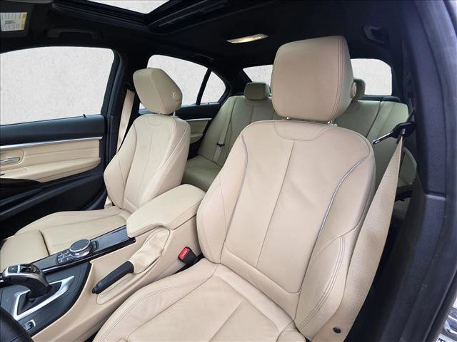 Used 2018 BMW 330i Sedan w/ Premium Package RWD image 14