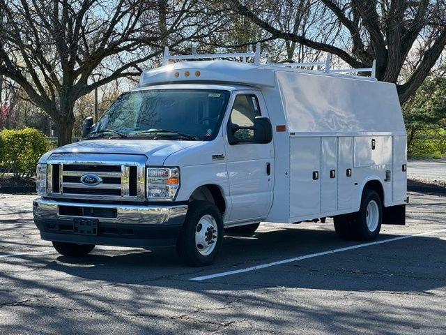 New 2024 Ford E-450 and Econoline 450 Super Duty w/ Power Windows & Locks Group