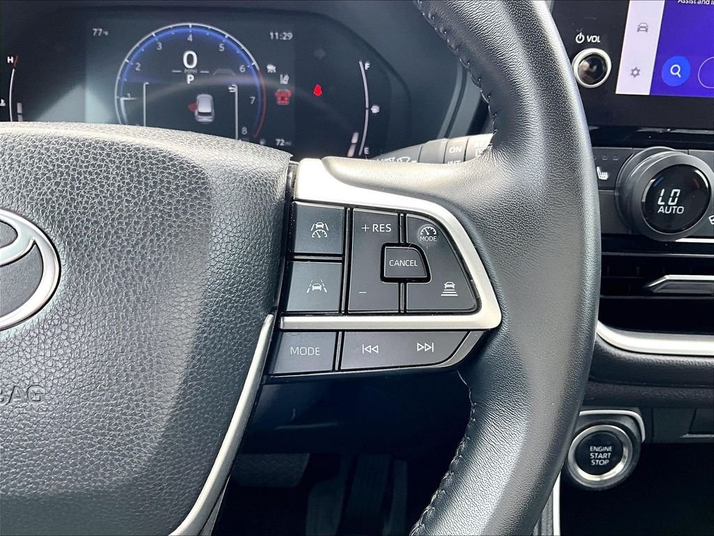 Used 2025 Toyota Grand Highlander AWD image 25