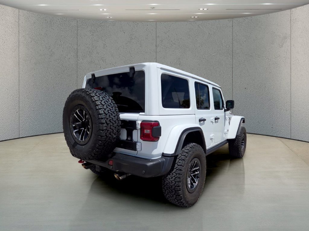 Used 2025 Jeep Wrangler Unlimited Rubicon AWD/4WD image 5