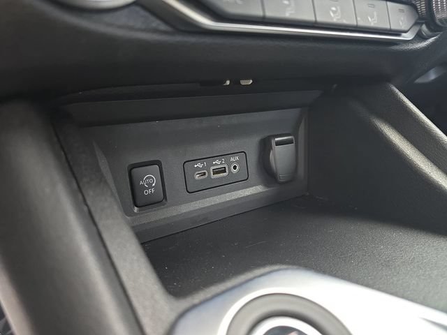 Used 2025 Nissan Sentra SV FWD image 29