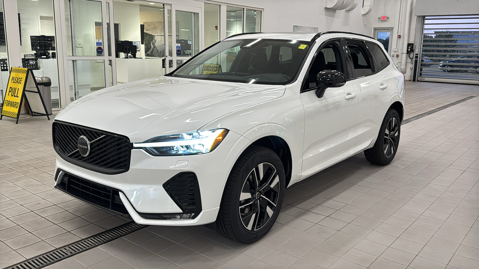 New 2027 Volvo XC60 B5 Core AWD/4WD image 9