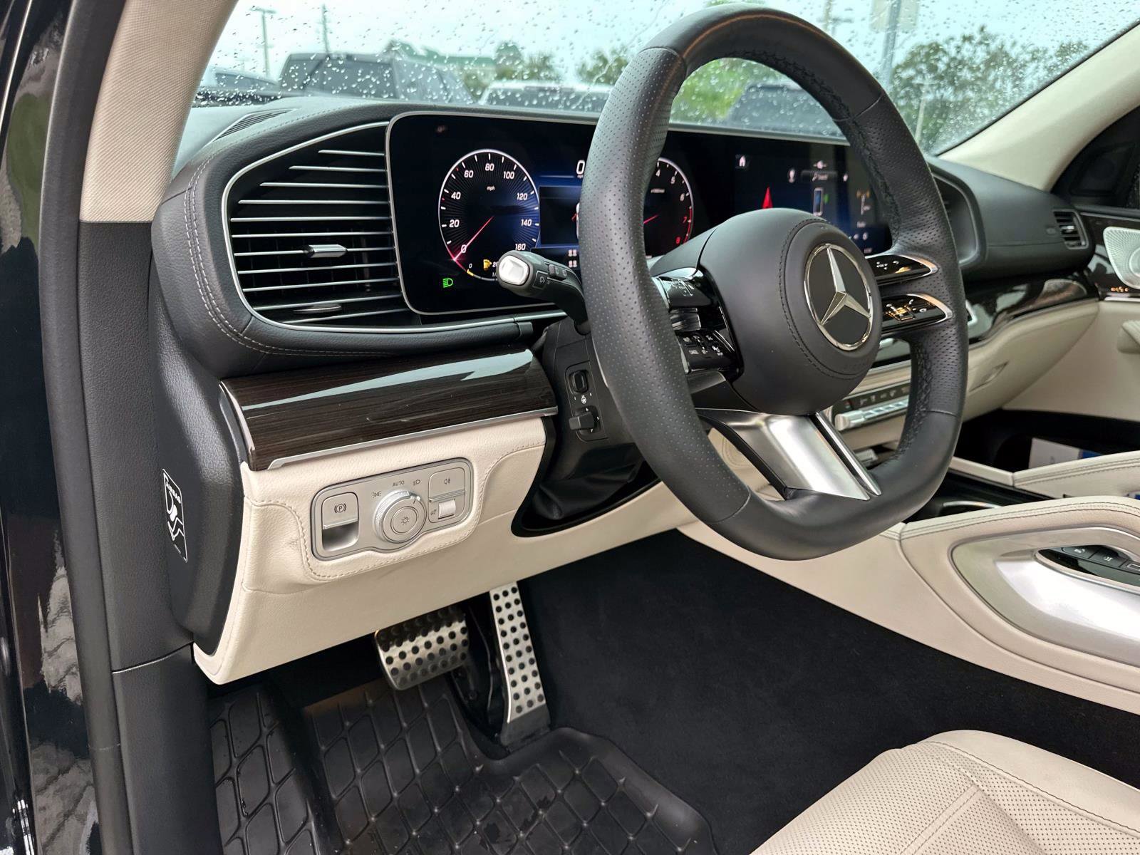 Certified 2025 Mercedes-Benz GLS 580 4MATIC image 19